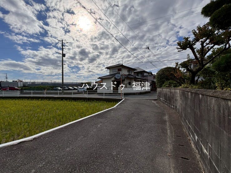 おうち探しはグーグル口コミ☆4.9のハウスドゥ福津まで
お気軽にご相談ください♪
《福岡市東区多々良2丁目 新築戸建》