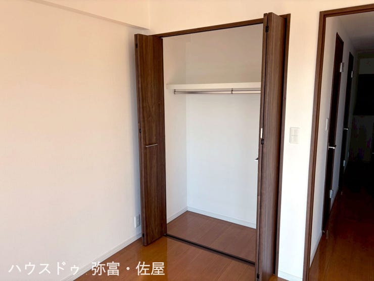 あると便利なリビング収納!非常用品など保管できます!!