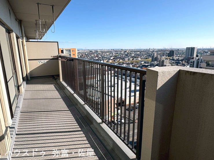 南向きのバルコニー♪日当たりが良く、洗濯物がしっかり乾きます(^^)