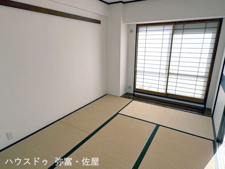 和室があることで落ち着きと癒しの空間が生まれます♪来客時の客室としても利用できますし、お子様のプレイルームやお昼寝に最適なお部屋です(^^)