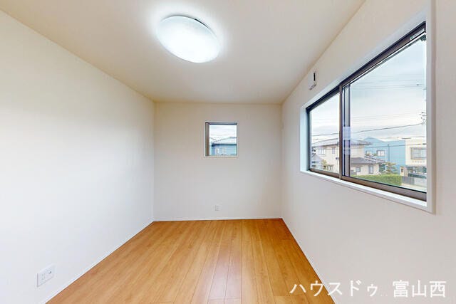 洋室は間仕切り後、東南角部屋 二面採光に 子供部屋にも〇