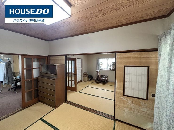 落ち着いた雰囲気の和室。