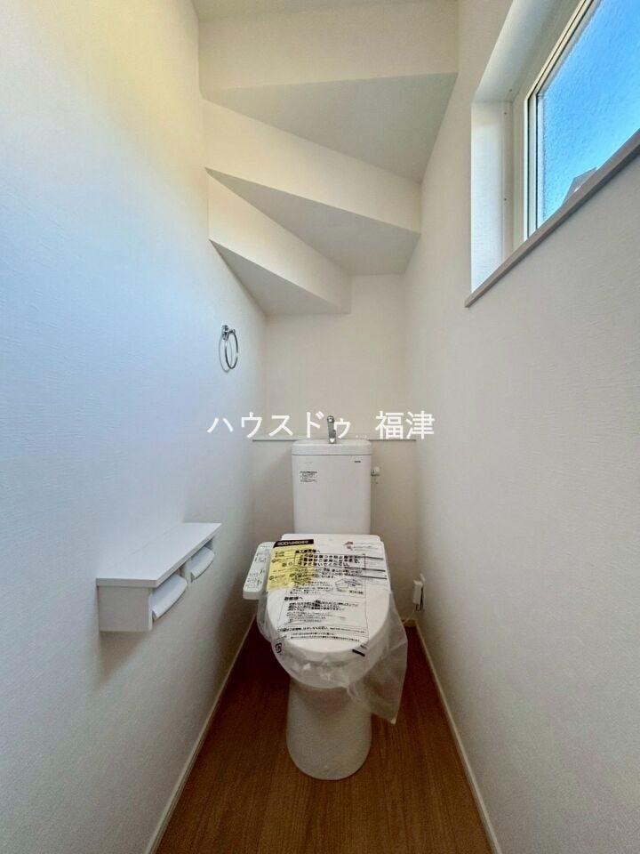 1.2階にあるので、朝の込み合う時間も安心です。
《福津市宮司4丁目 新築戸建て》
