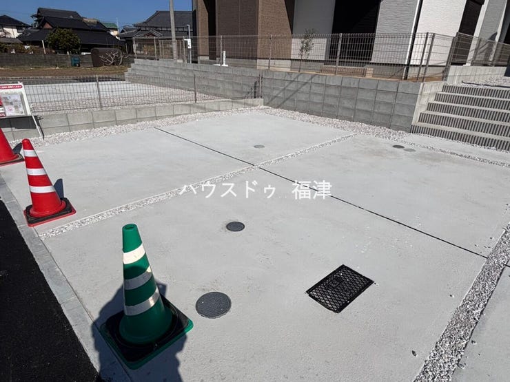 駐車は並列2台可能!
ご夫婦で1台ずつ所有できます。
《福津市宮司4丁目 新築戸建て》