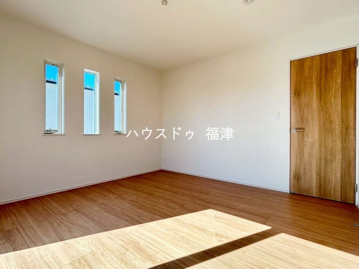 各部屋に適切な量の収納を確保しているので、
急な来客があっても慌てることがありません。
《福津市宮司4丁目 新築戸建て》