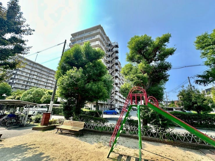 敷地内公園★
お子様がいるファミリー様にはとても良い共用部分ですね!