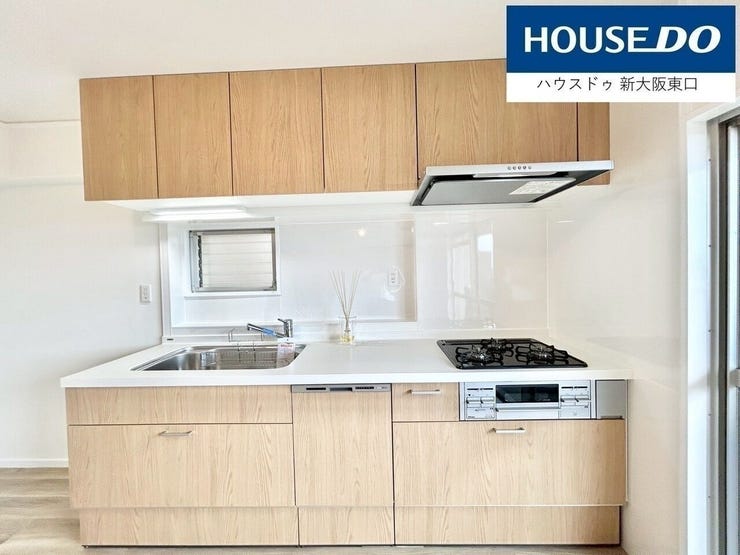 【新調】
3口ガスコンロのシステムキッチン。
食器洗浄機もございます