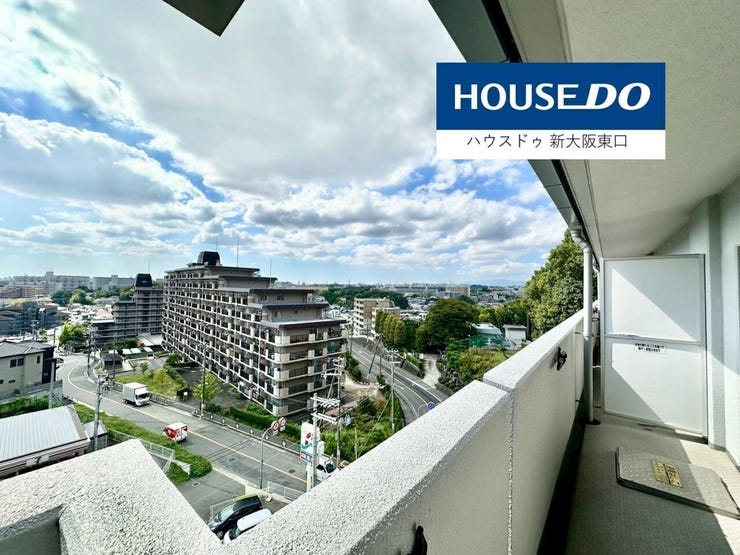 バルコニーからの景色。
はるかかなたまで見渡せます。