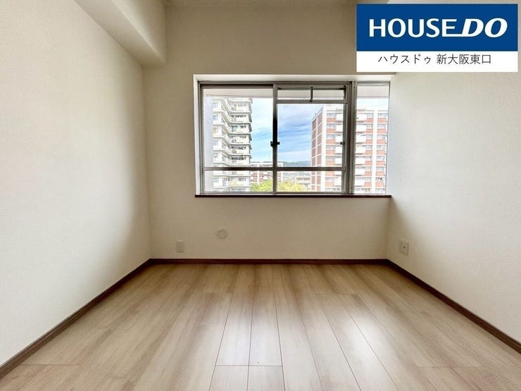 北東向きに窓がある4帖の子供部屋です。
クローゼットもあります。