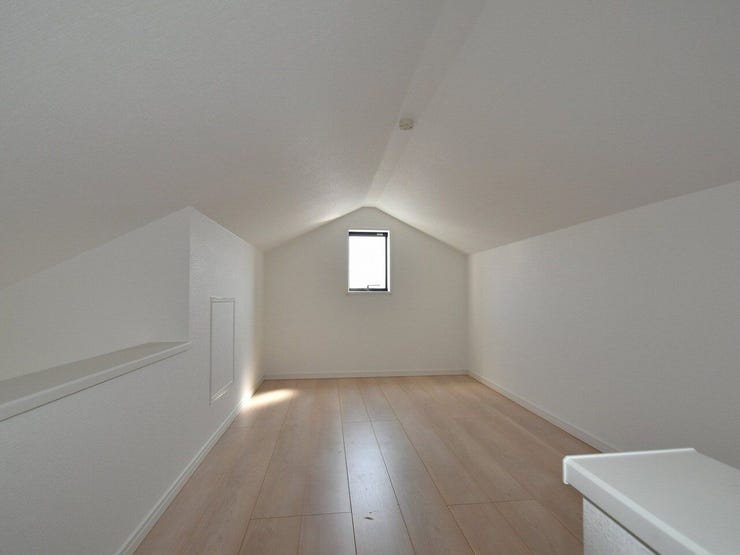 ロフト
季節物の家具・家電等の収納場所としてご利用いただけます。