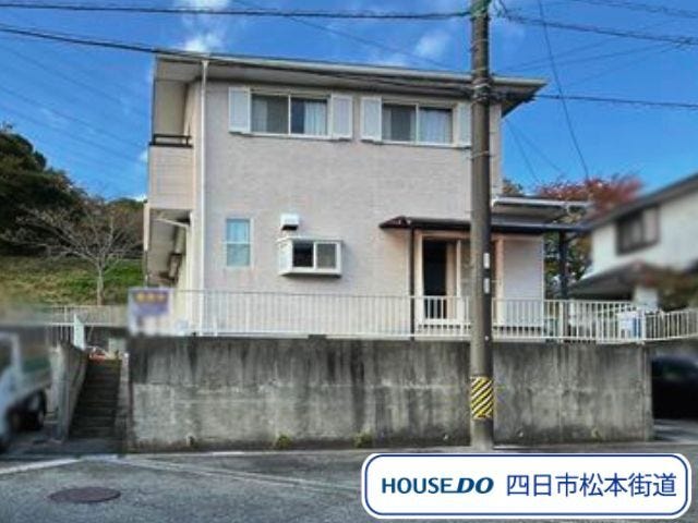 【外観】
泊山小学校/南中学校エリアのコンビニまで徒歩約3分の場所で水害リスクの低い高台にある4LDK+Sです♪周辺環境の確認を兼ねて一度ご見学してみませんか
(2025年11月8日 撮影)