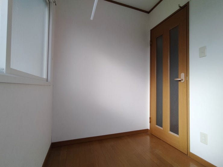 室内(2025年12月)撮影
◎本日案内可能◎
雨の日でも洗濯物が干せるサンルーム付き!