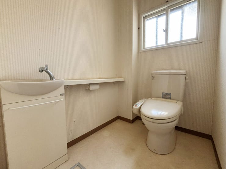 室内(2025年12月)撮影
◎本日案内可能◎
手洗い付きのトイレは、使用後すぐに手を洗えて衛生的です◎