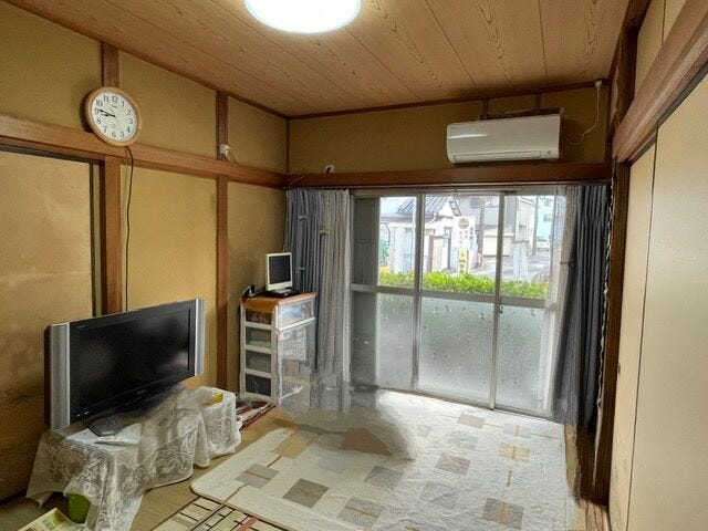 (一部写真加工しております。)
6帖の和室です。