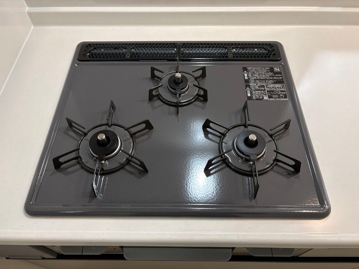 3口コンロ 同仕様 
一度にたくさんのお料理が作れるので便利です!