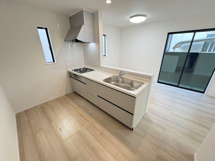 キッチン 同仕様 
使い勝手の良いカウンターシステムキッチン♪
家族の様子を見守りながら家事ができます♪