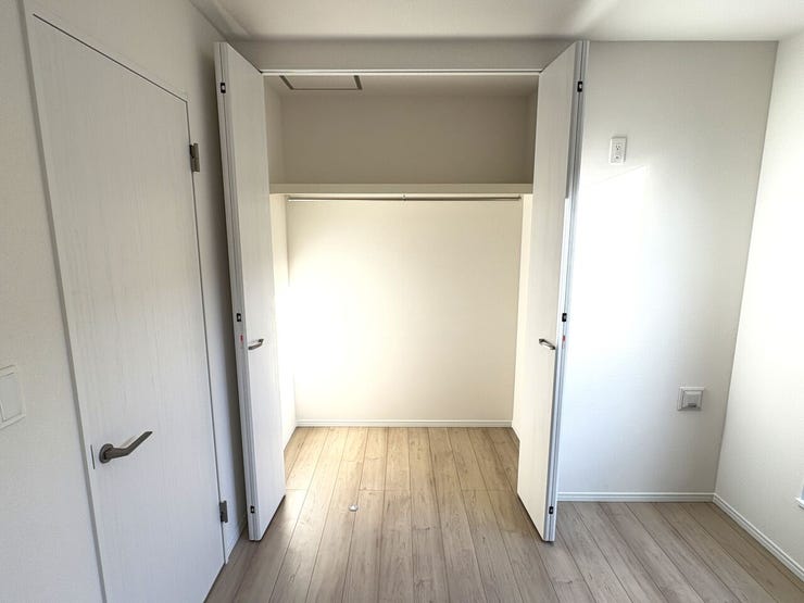 クローゼット 同仕様 
全室収納付き♪
お部屋がスッキリ片付きます♪