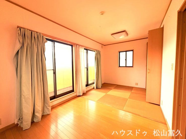 8.25帖の広い洋室!