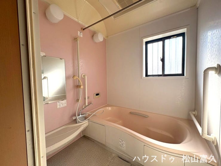 ゆったりとくつろげる浴室です!!