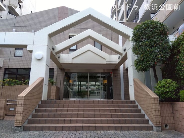 オートロック付きで防犯も安心。新耐震基準をクリアしたマンションです。