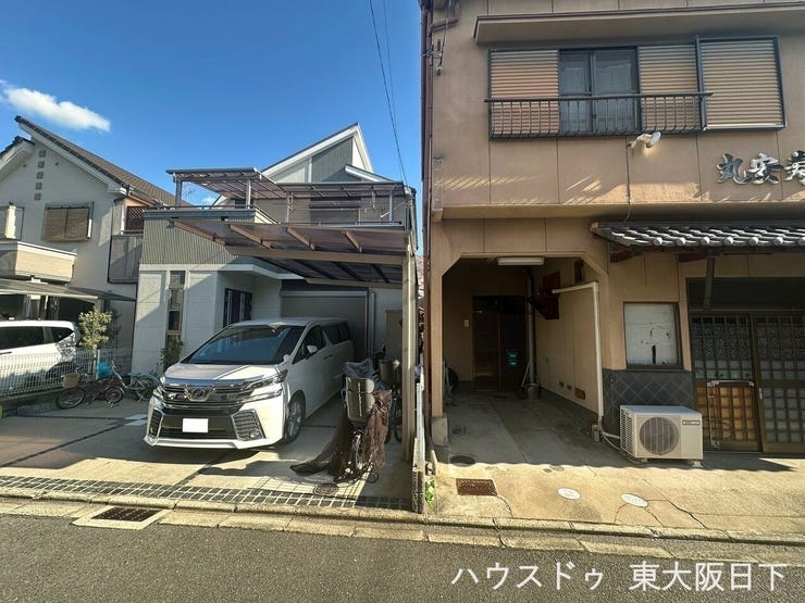 前面道路:境界線付近(北西側)になります♪