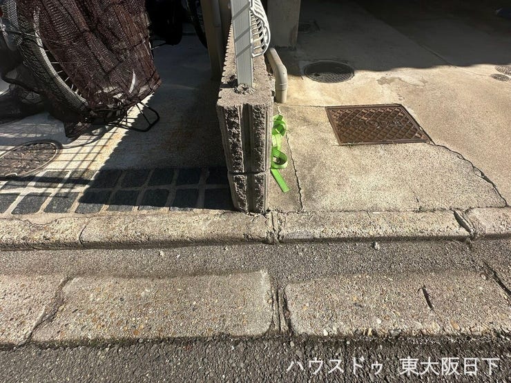 前面道路:境界線付近(北西側)になります♪