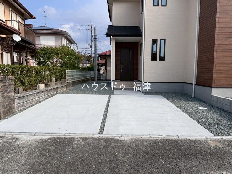 駐車は並列2台可能!
奥にスペースがあるので自転車やバイクなど置けそうです♪
《福津市光陽台6丁目 新築戸建》