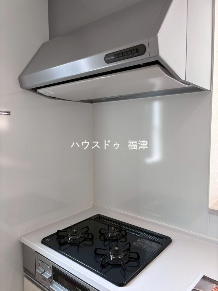 三口コンロでお料理の幅が広がります♪
焼く・蒸す・煮るを同時に出来るため、家事の時短にも繋がります^^
《福津市光陽台6丁目 新築戸建》