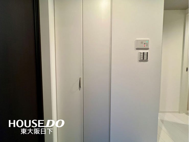 バルコニー:ポカポカ南西向きのバルコニー!晴れた日はお洗濯物も乾きやすい!また、室内を明るく照らしてくれますね♪こちらの画像は同形状、同仕様です。