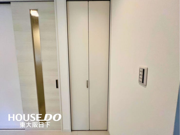 洋室:シンプルな洋室でお部屋のコーディネートが楽しめます。お好みのスタイルに彩ってお気に入りの空間にできますね♪♪こちらの画像は同形状、同仕様です。