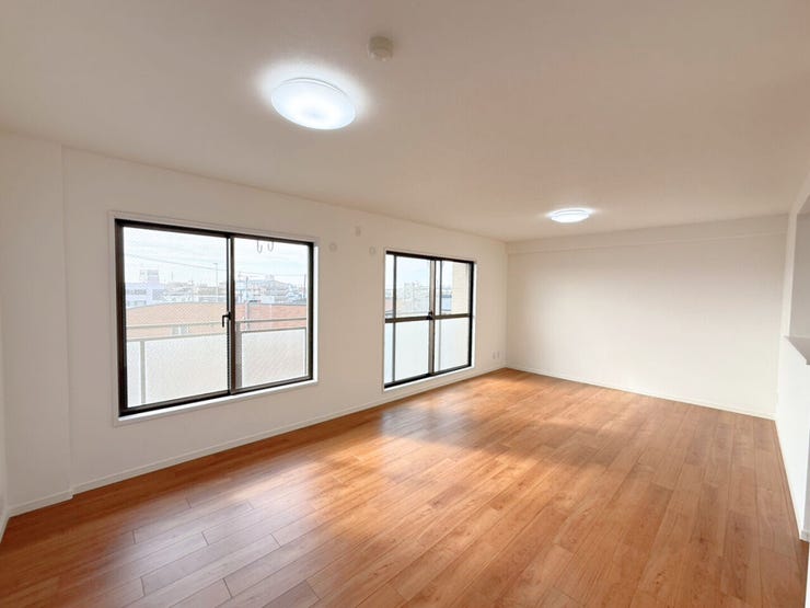 自然と家族が集まり、家族と食事を楽しみ、一緒にテレビを見て笑ったり、のんびりくつろいだりできるのがLDK。是非家族と素敵な時間をこの場所で♪