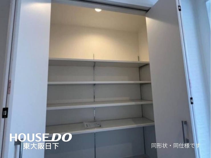 収納:ウォークインクローゼット付き♪収納方法は自由自在に活用できます!こちらの画像は同形状・同仕様です!
