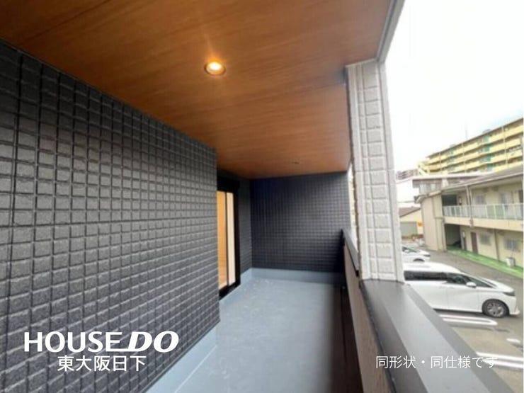 バルコニー:インナーバルコニーになっています。屋根が付いているので天候が気になっても洗濯物を干すことができます♪こちらの画像は同形状・同仕様です!