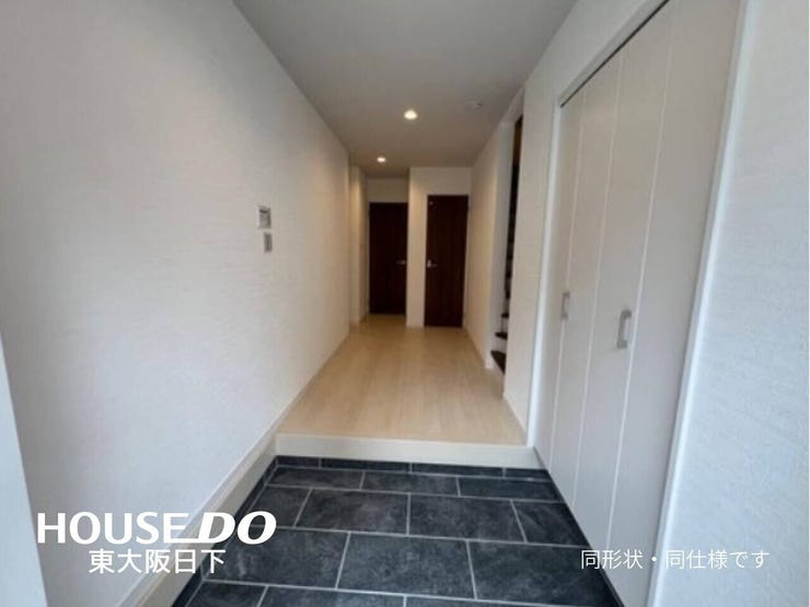 玄関:玄関扉が室内とマッチしており可愛い雰囲気です◎こちらの画像は同形状・同仕様です!