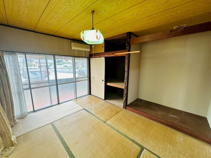 1階 和室6帖及び床の間