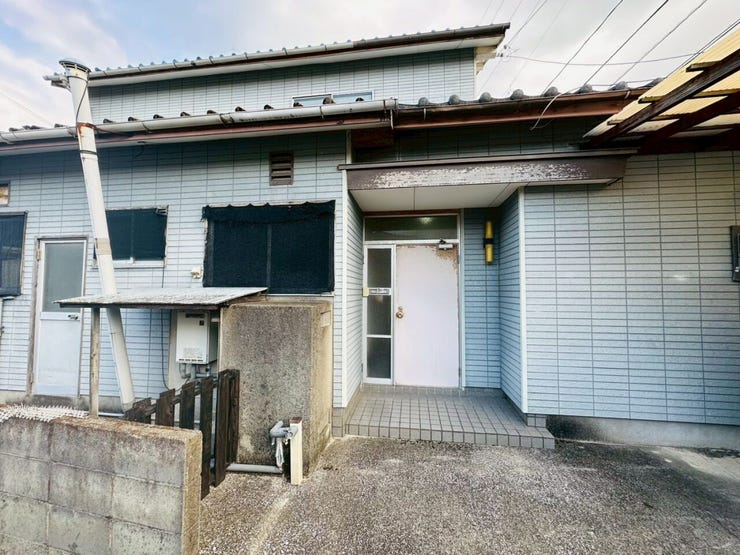 玄関入口及びポーチ