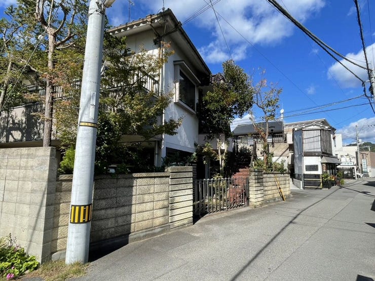 【外観】
外観を南東側より撮影