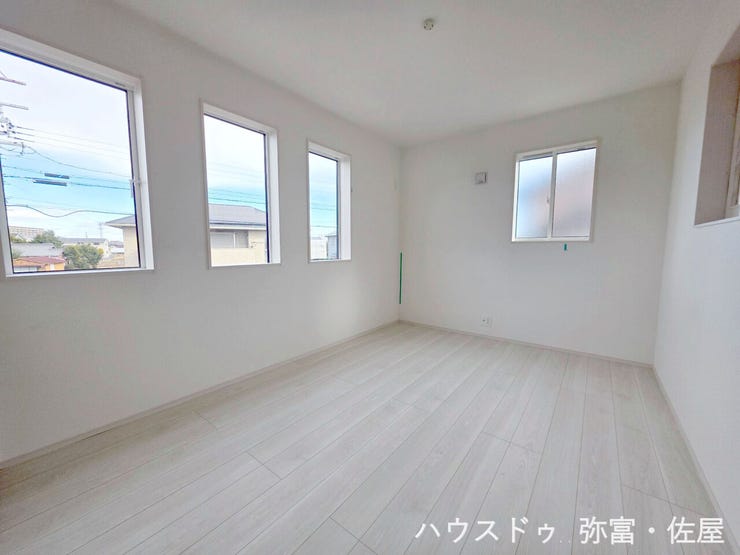 約6帖の北東側洋室!