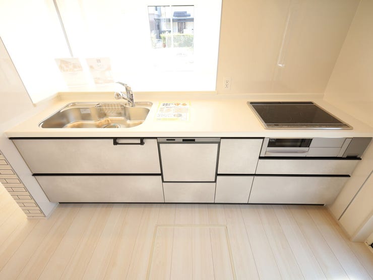 家事の時短が嬉しい食洗機付き。日々の家事の手間を低減してくれます。