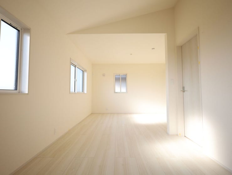 広々とした洋室は、ライフスタイルに合わせて2部屋に分割可能!お子さまの成長や在宅ワークにも柔軟に対応できます。