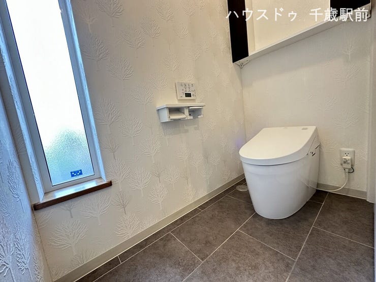 ☆温水洗浄機能を備えた便座で、寒い季節も安心♪