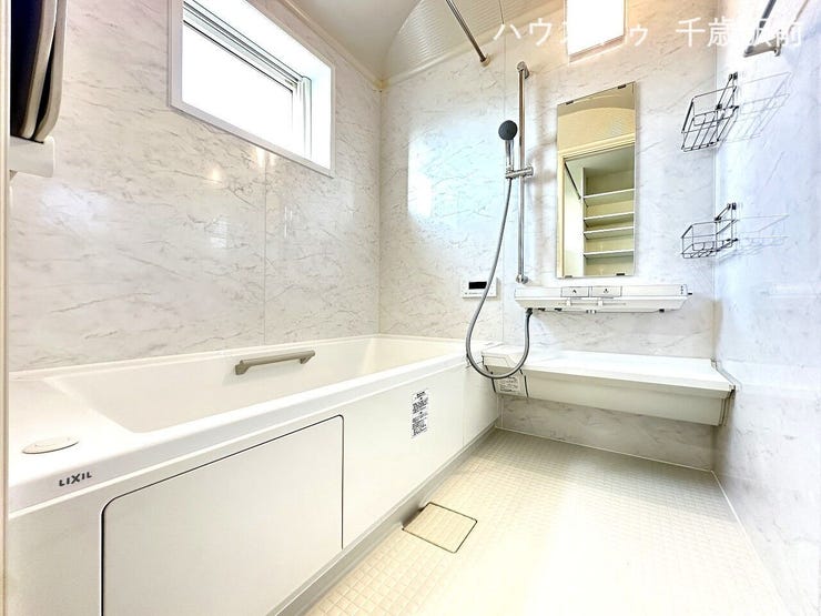 ☆1坪タイプの浴室には追い焚き機能を完備!毎日のお風呂がより快適に♪