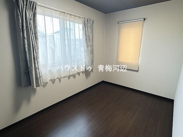 5.5帖洋室:写真には写っていませんが、収納がしっかりあるので、お部屋を広くお使いただけます。
※一部CG家具消し加工処理をしています。