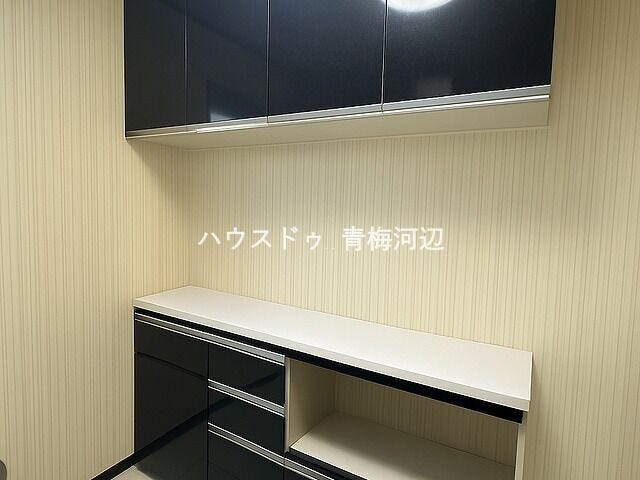 キッチン:収納スペースが豊富なキッチンです。
※一部CG家具消し加工処理をしています。