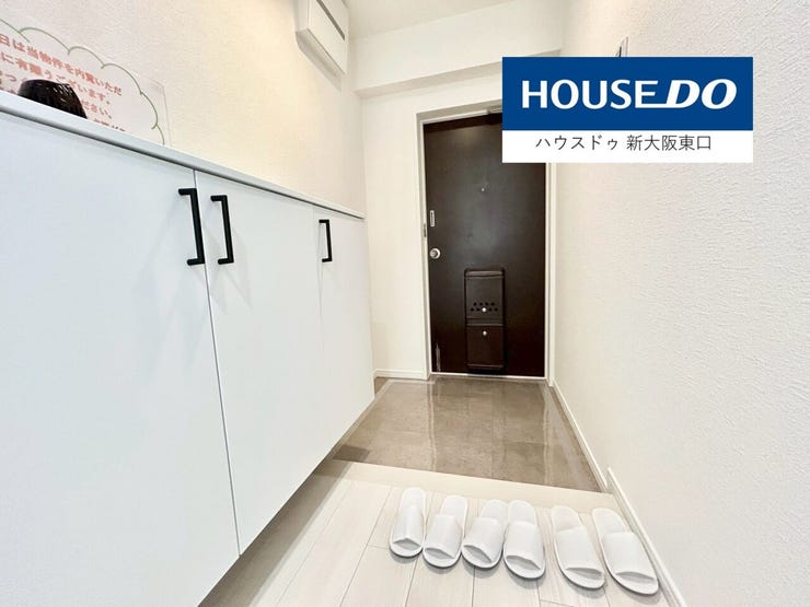 玄関周りもリフォーム
新設のシューズボックス
ダウンライト新設で足元とても明るいです