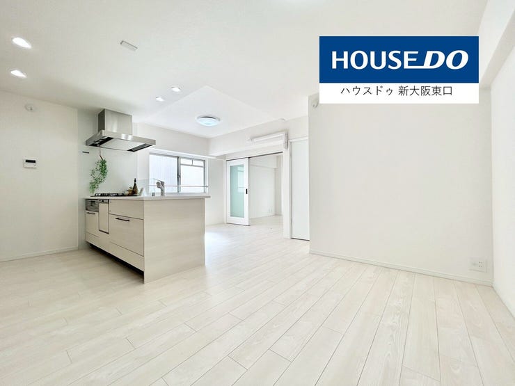 【外観】
リビング14帖
角部屋
白を基調とした美しいリフォームです。