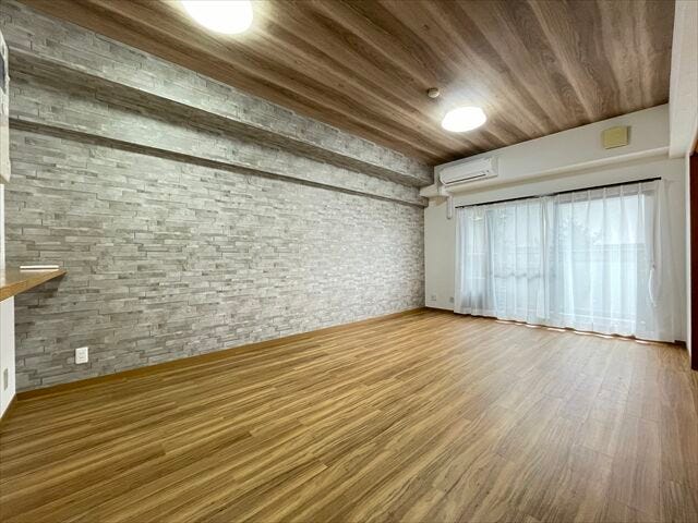 広々とした空間にスッキリと家具を配置すれば、
いつでも片付いた状態をキープできます。