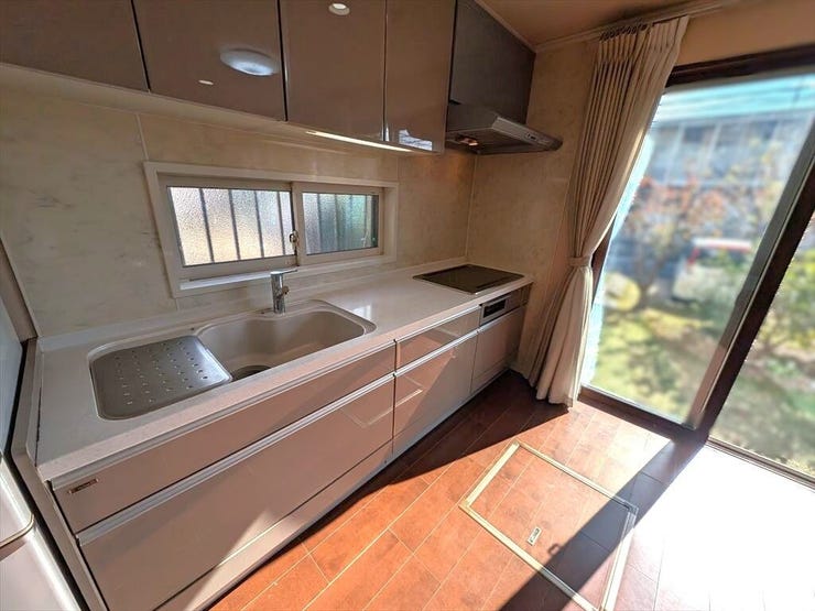 IHクッキングヒーターを搭載した使いやすいシステムキッチン。
2025/11/6撮影