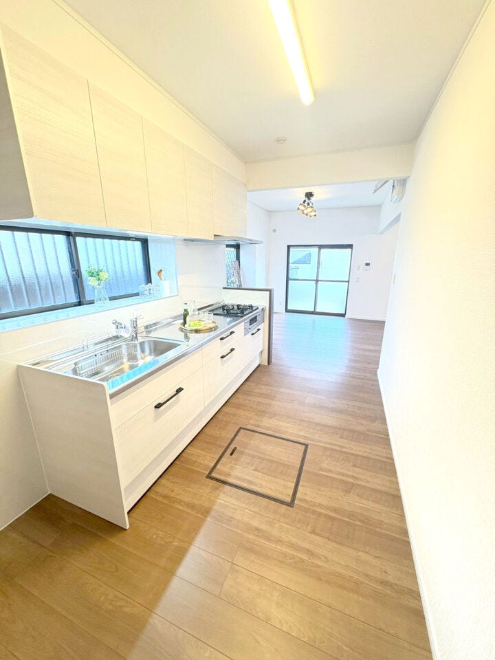 小倉南区沼南町 4LDK中古戸建♪2025年10月内外装リフォーム済み♪ドラッグストアまで徒歩約7分♪