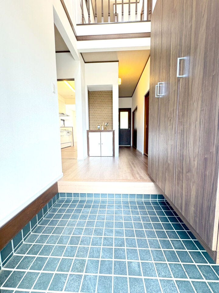 小倉南区沼南町 4LDK中古戸建♪2025年10月内外装リフォーム済み♪ドラッグストアまで徒歩約7分♪